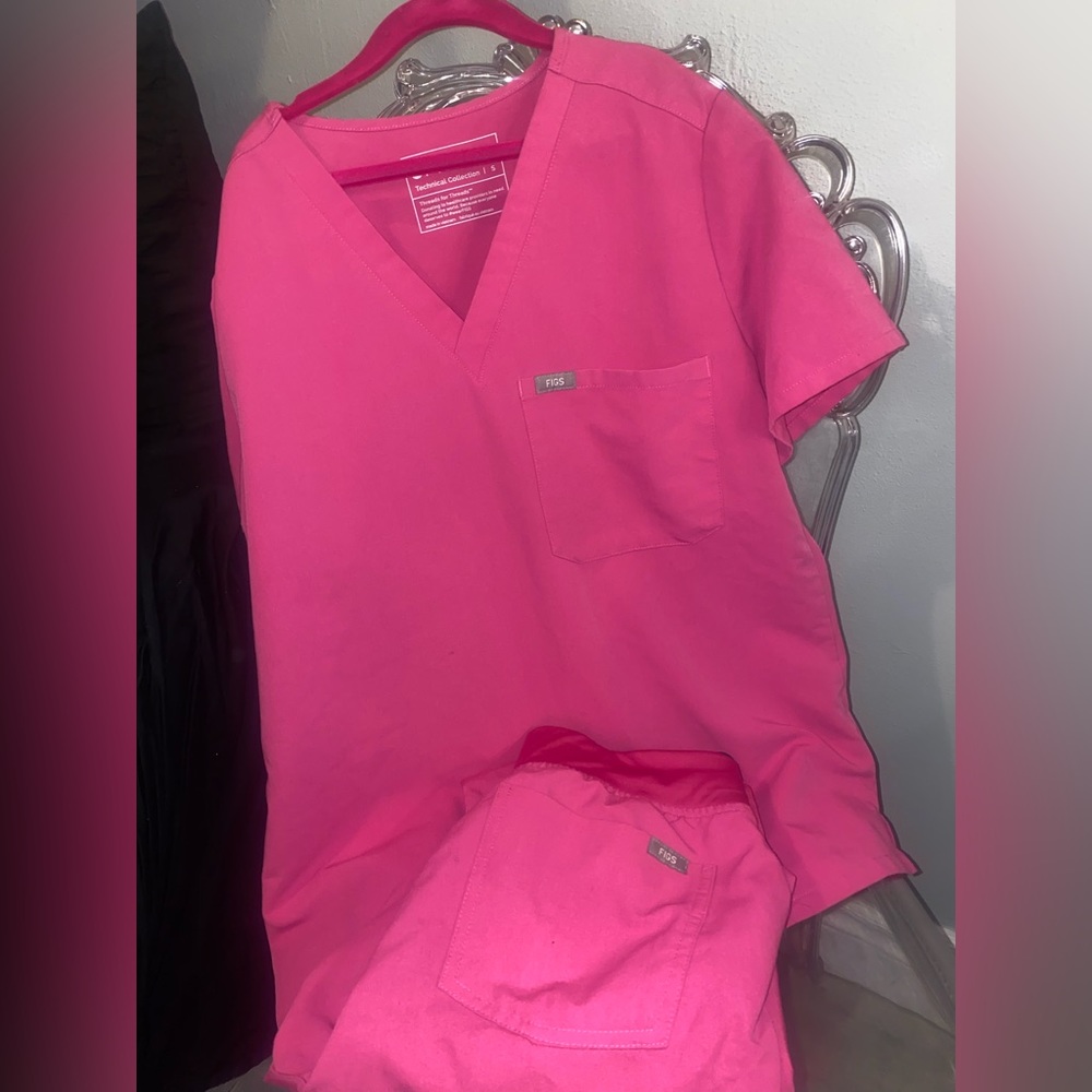 Figs scrubs